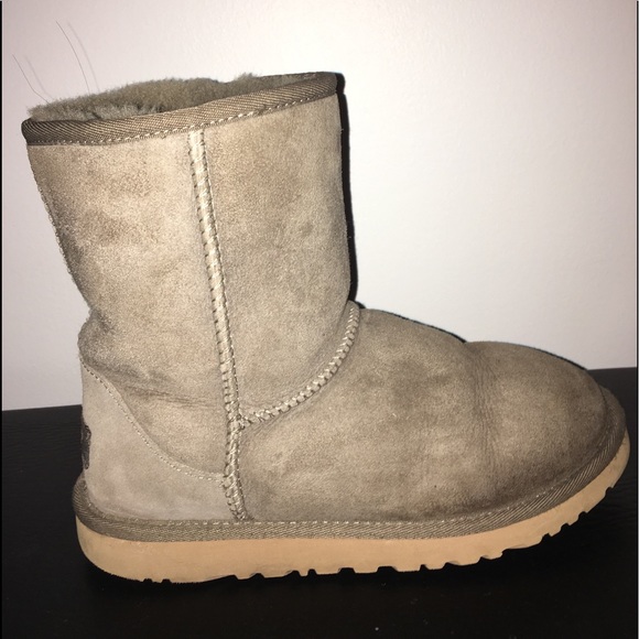 Ugg Classic Boots - Picture 4 of 6